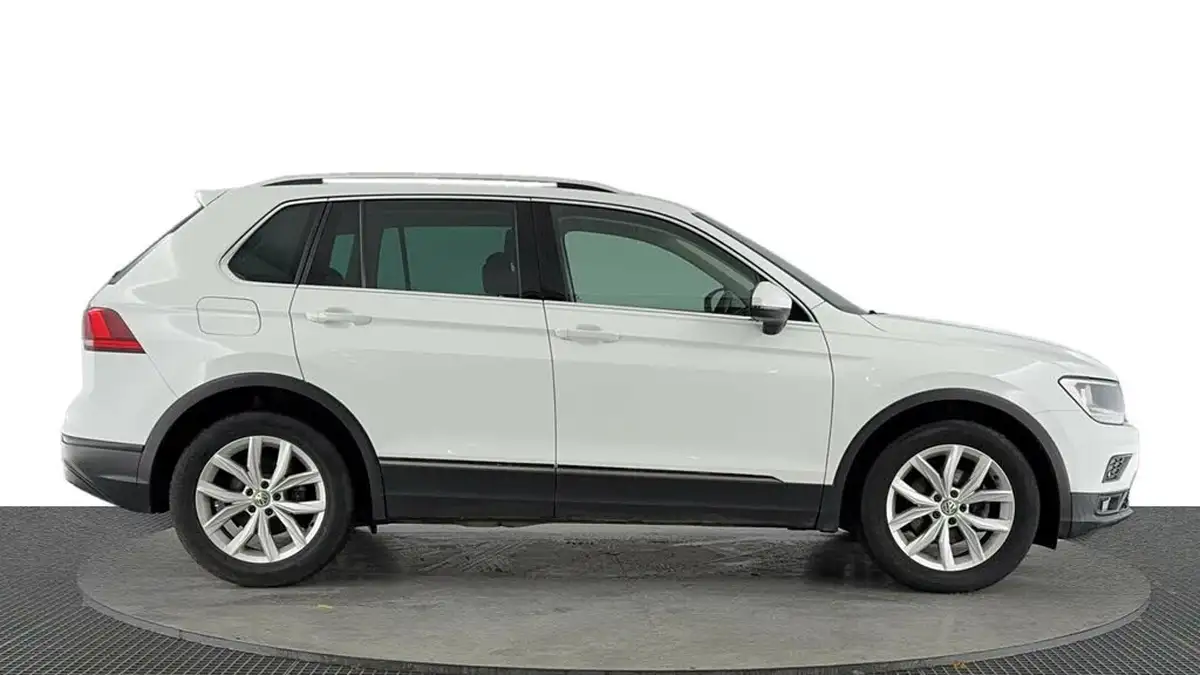 2018-volkswagen-tiguan-20tdi-se-navigation-150ps-ss-dsg-big-2
