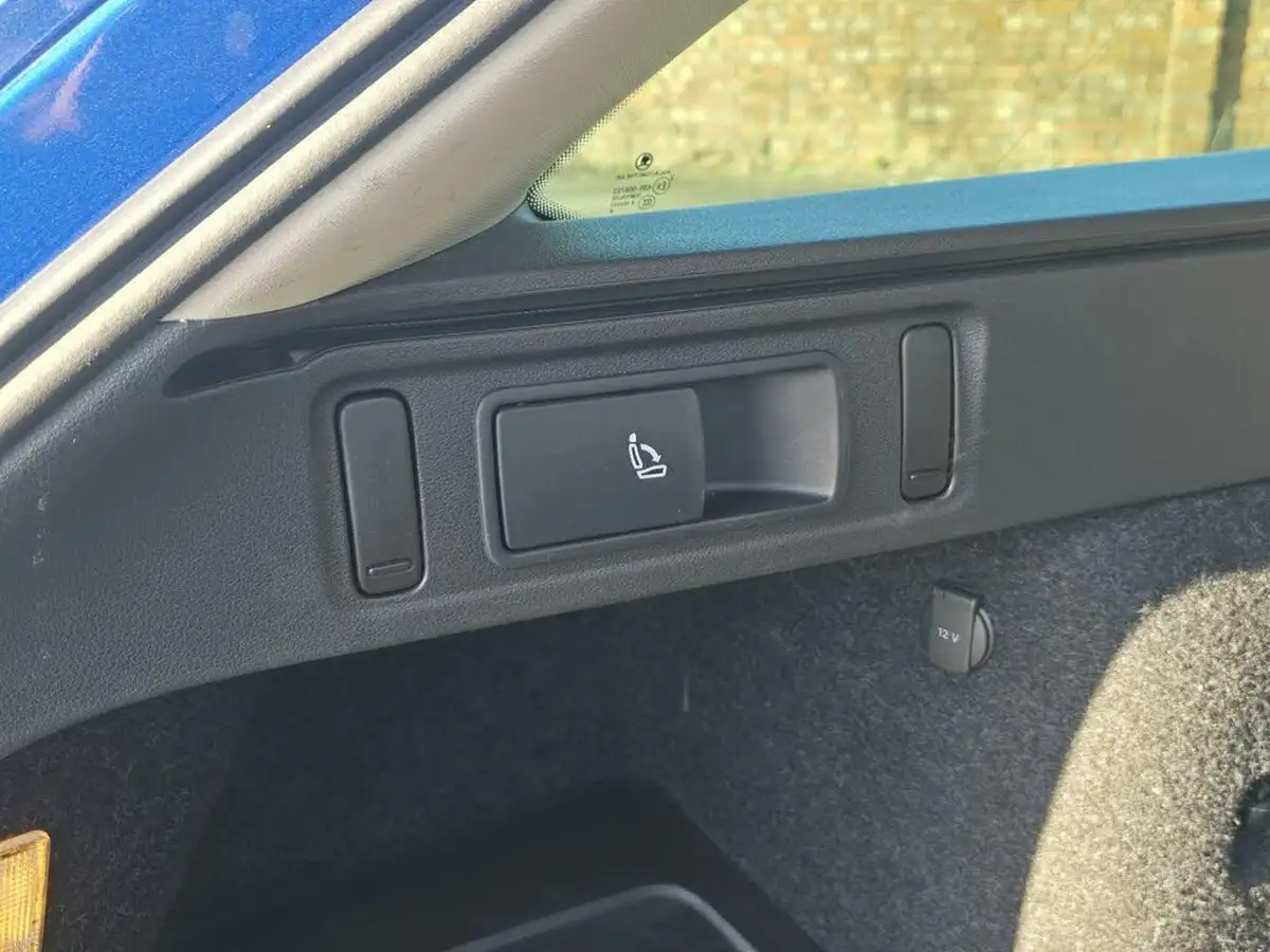 2018-skoda-octavia-20tdi-laurin-klement-estate-dsg-big-49