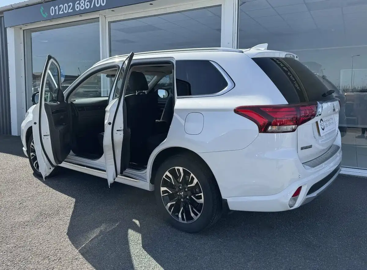 2017-mitsubishi-outlander-20-4hs-phev-5st-big-25
