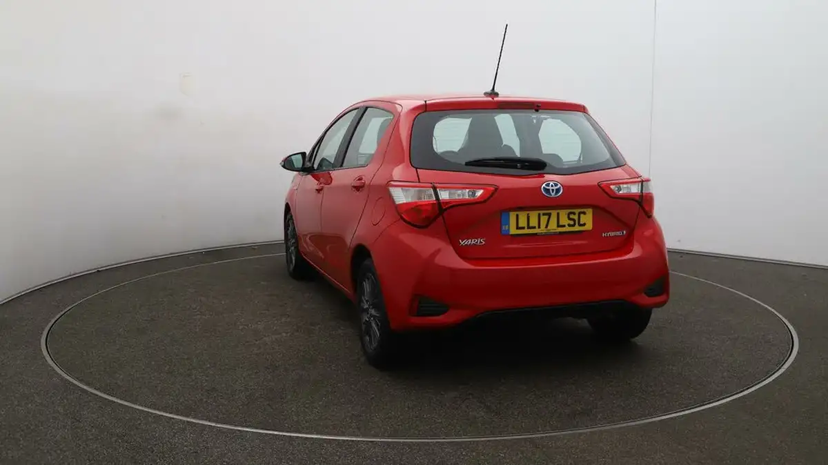 2017-toyota-yaris-15-vvt-i-icon-98bhp-hybrid-e-cvt-big-51