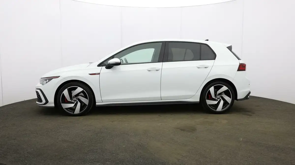 2023-volkswagen-golf-20-tsi-gti-dsg-big-3