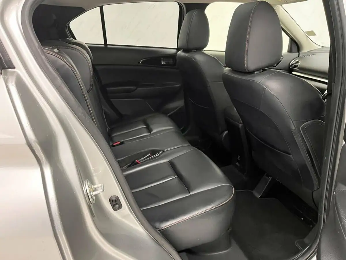 2018-mitsubishi-eclipse-cross-15-4-auto-big-23