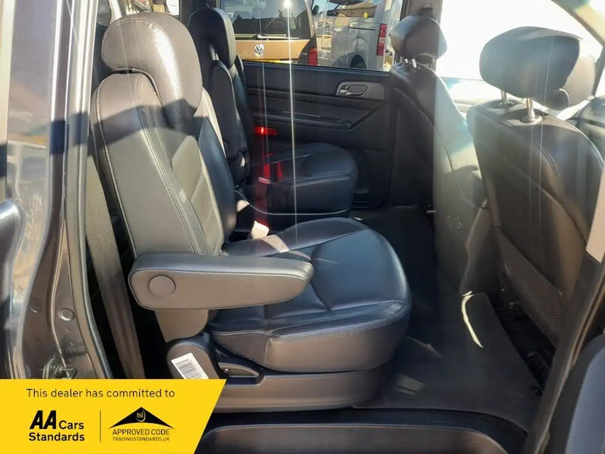 2019-kgm-ssangyong-turismo-22td-ex-auto-big-14