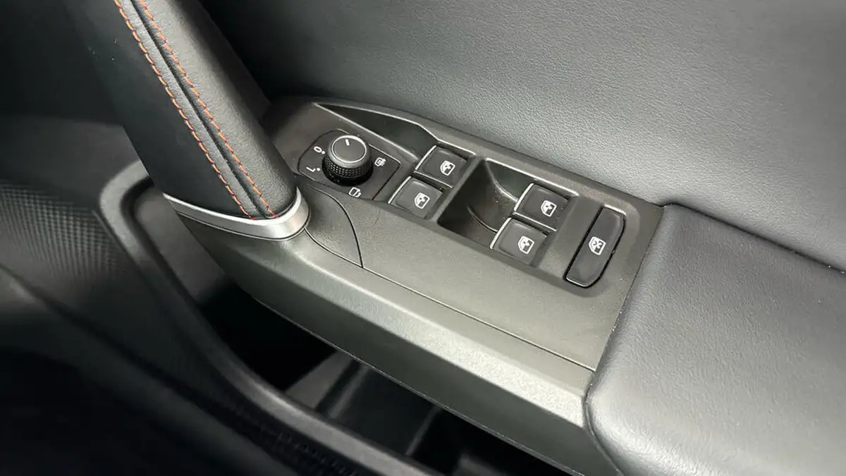 2021-seat-leon-15-tsi-evo-fr-sport-130ps-estate-big-21