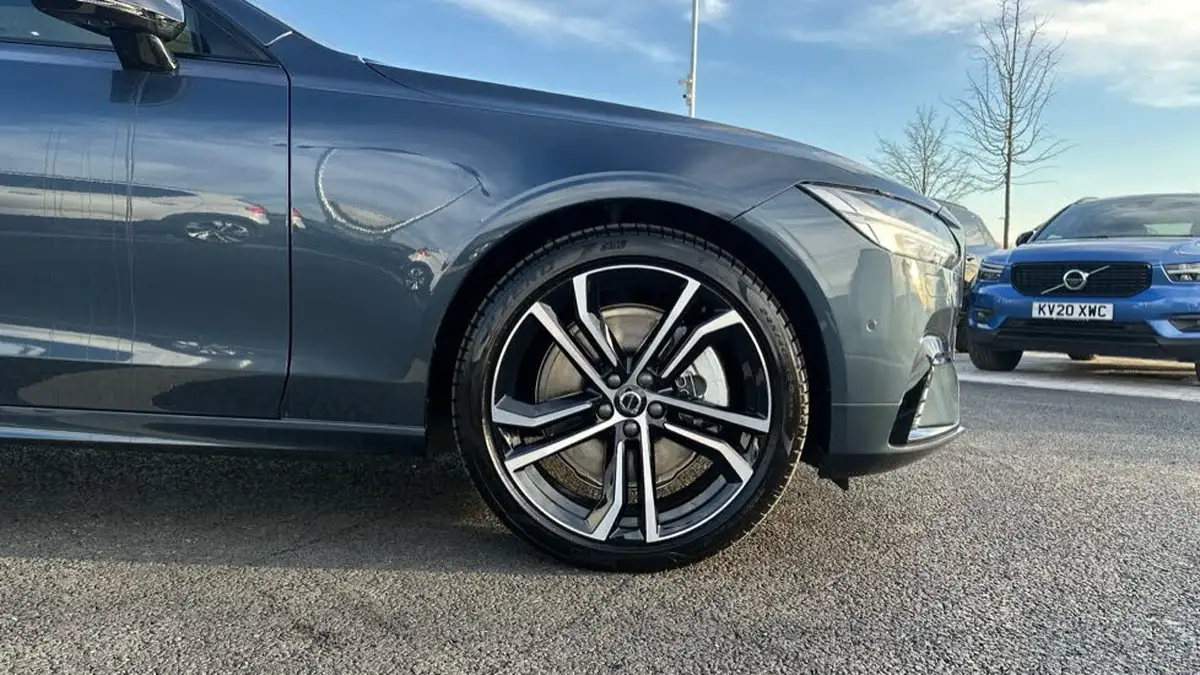 2025-volvo-v90-20-t8-ultra-big-15
