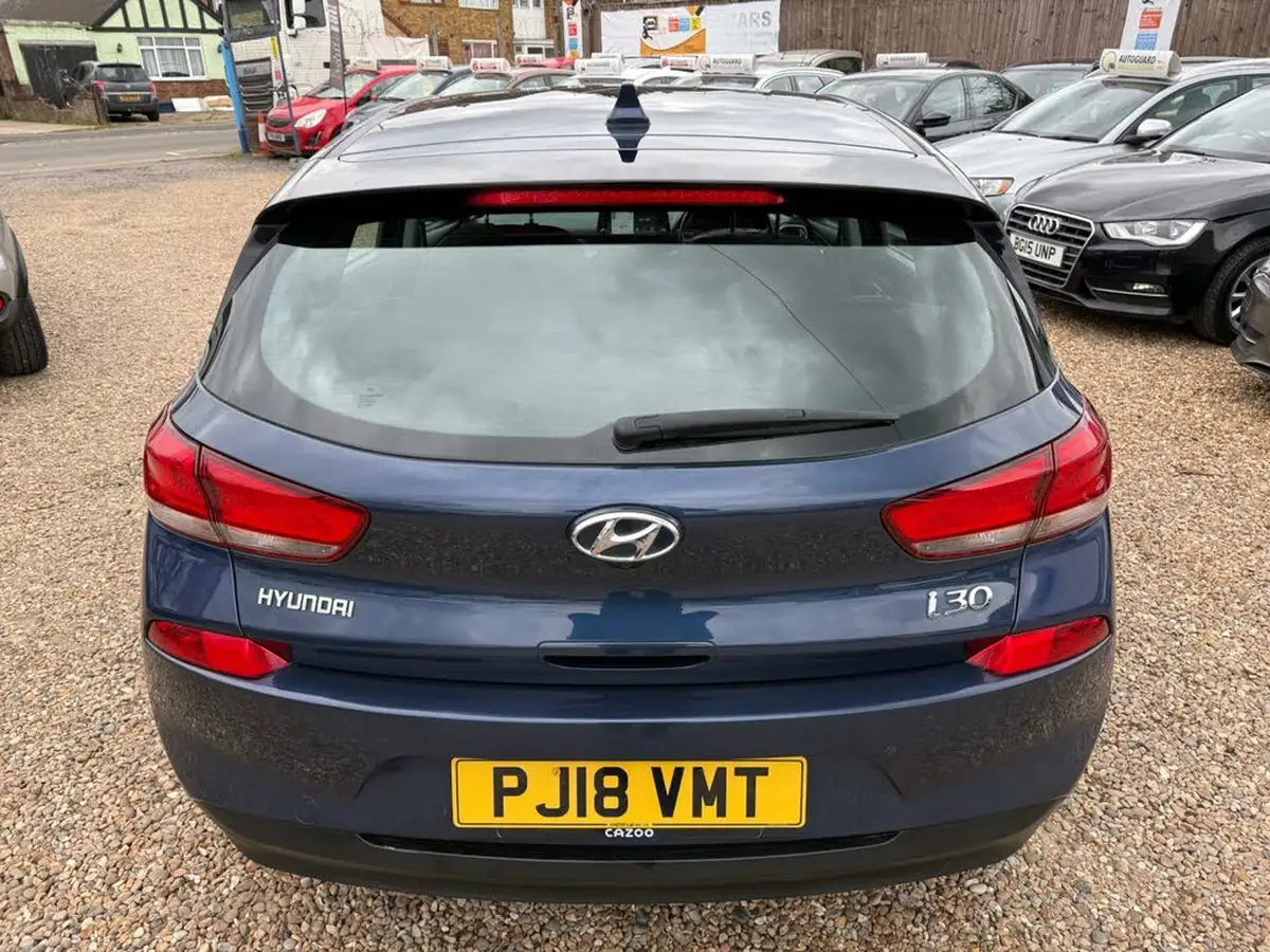 2018-hyundai-i30-16crdi-se-nav-109ps-blue-drive-isg-hatchback-1582cc-dct-big-10