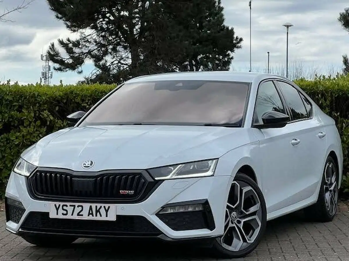 2022-skoda-octavia-20tdi-vrs-4x4-hatchback-big-4
