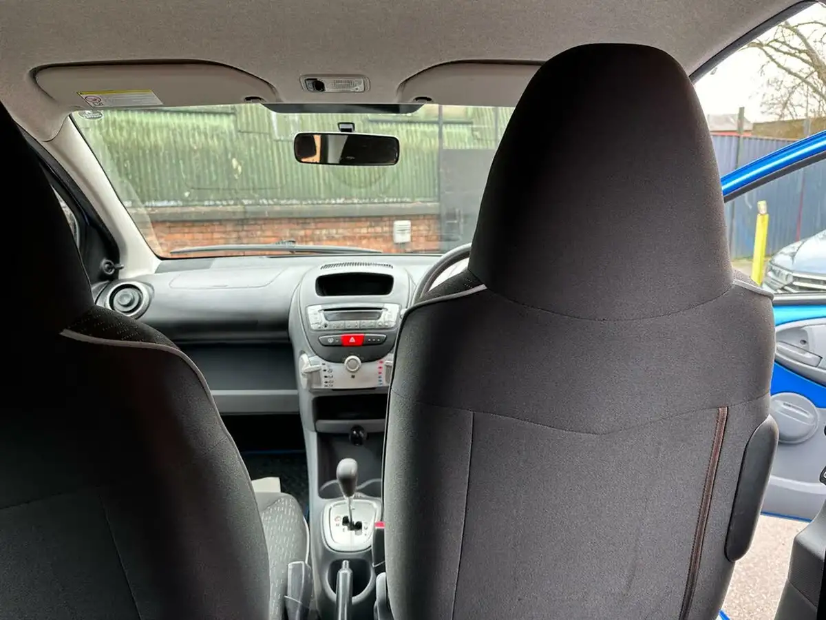 2011-peugeot-107-10-urban-5d-2-tronic-big-16