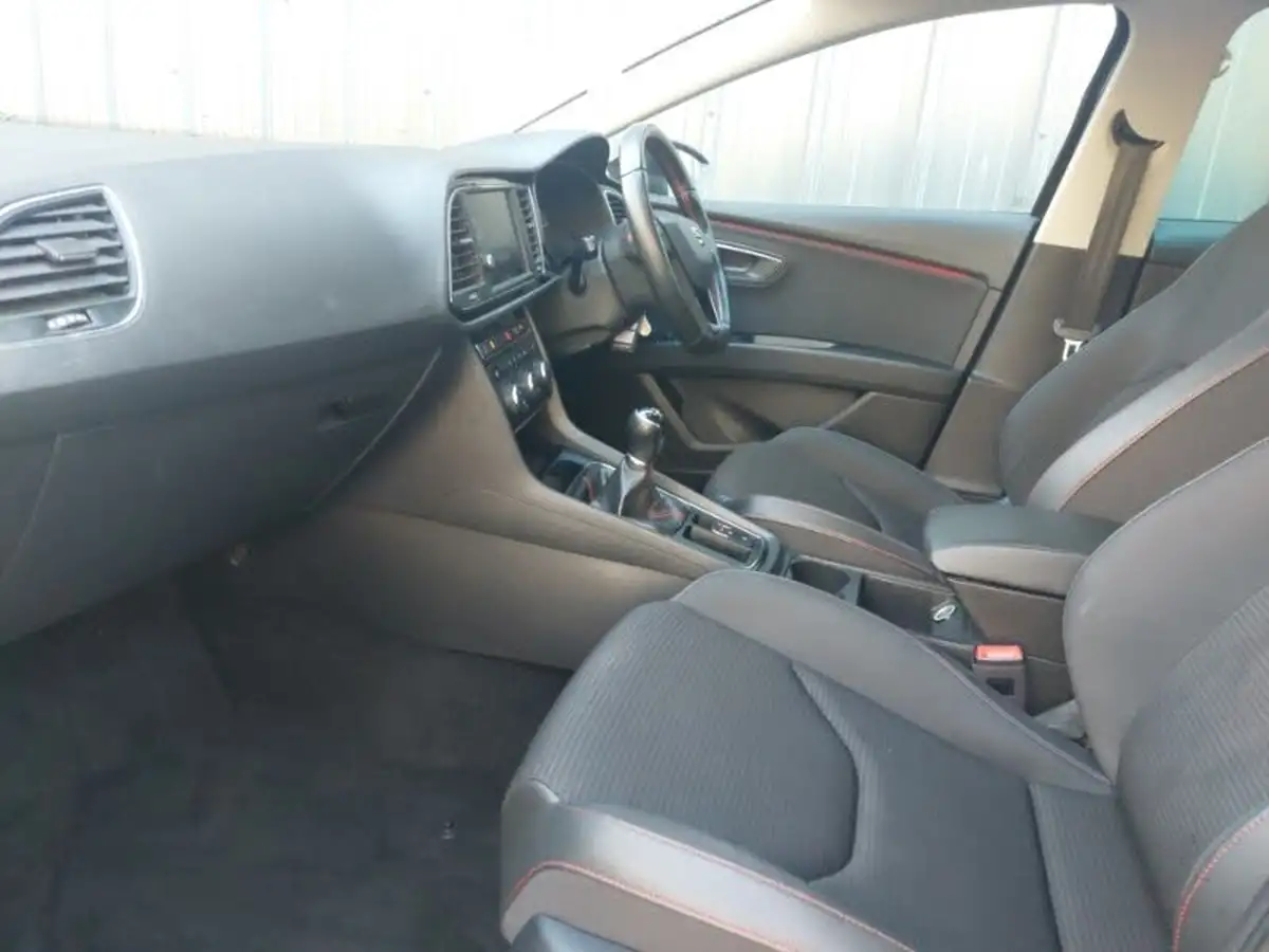 2017-seat-leon-14-tsi-fr-technology-estate-5d-big-4