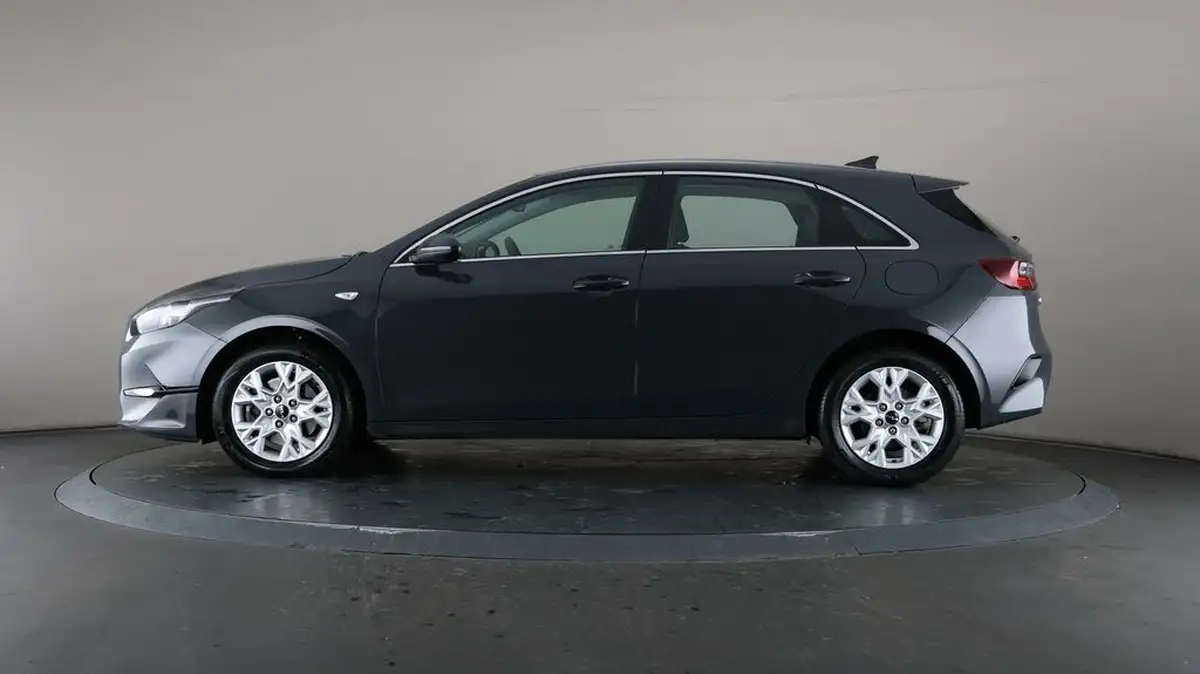 2023-kia-ceed-15-t-gdi-2-158bhp-non-adap-hatchback-big-4