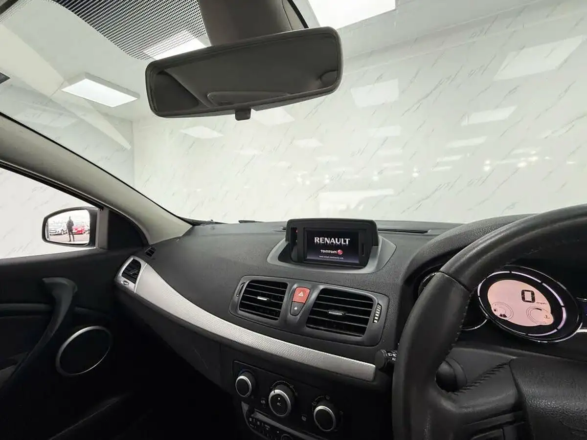 2010-renault-megane-15td-dynamique-tom-tom-15dci-106bhp-coupe-2d-big-14