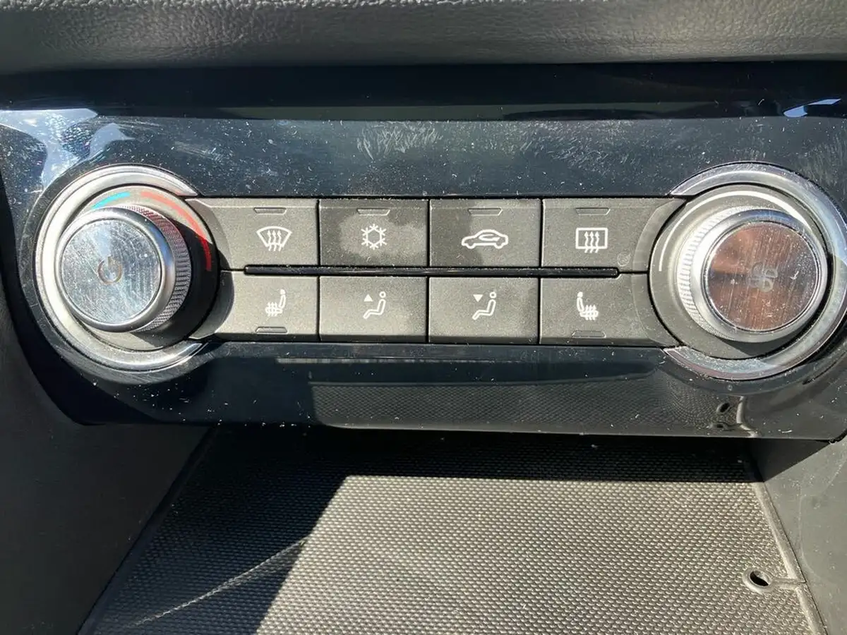 2021-mg-zs-suv-e-exclusive-ev-big-11