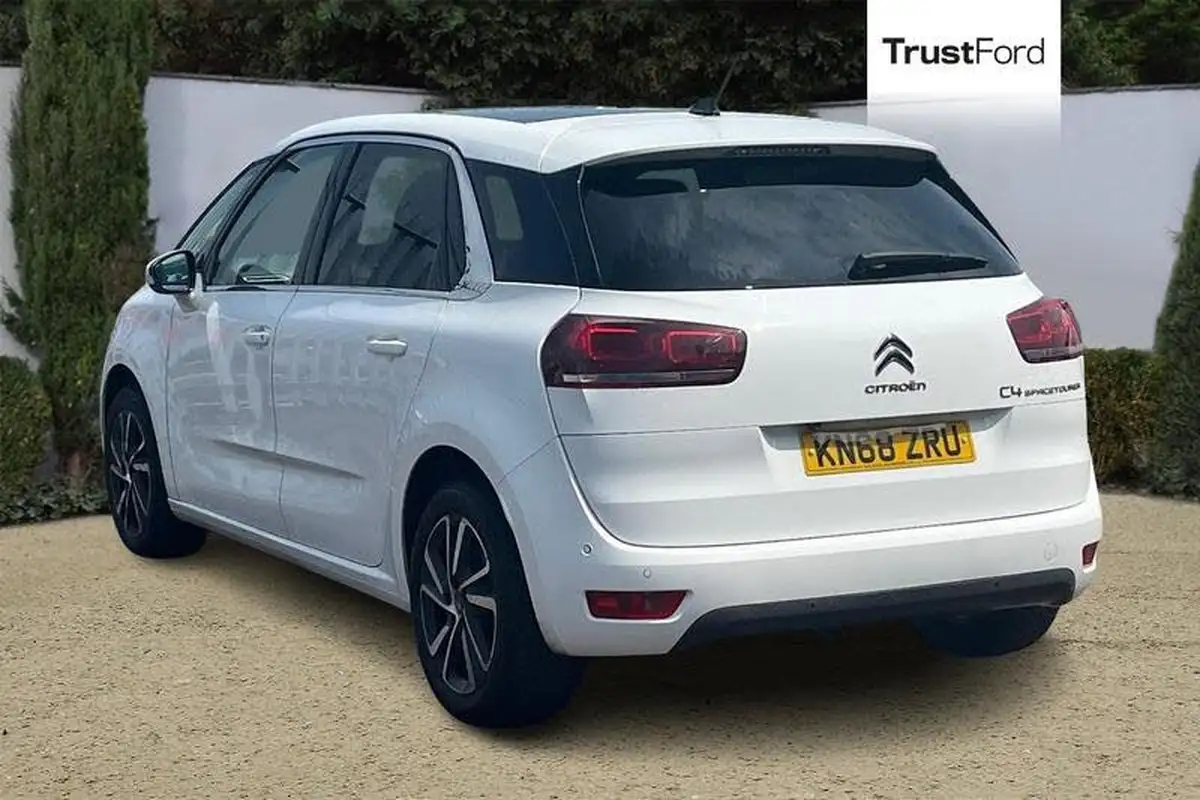 2018-citroen-c4-spacetourer-15bluehdi-flair-big-1