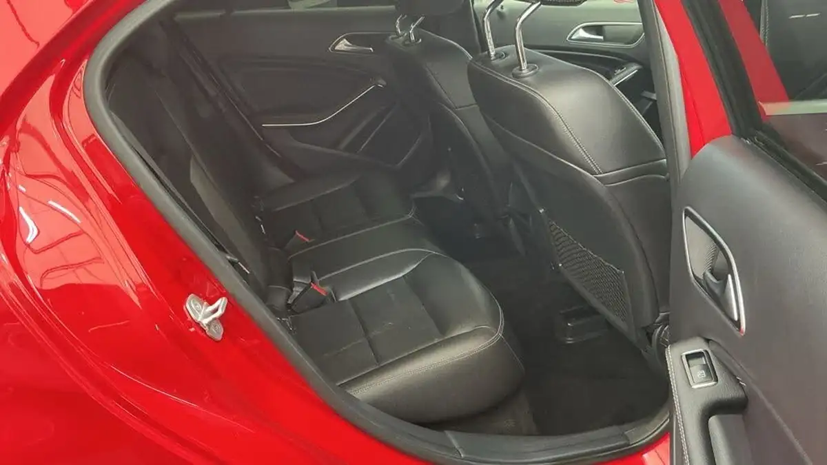 2016-mercedes-benz-a-class-21d-a200d-se-ss-7g-dct-big-8