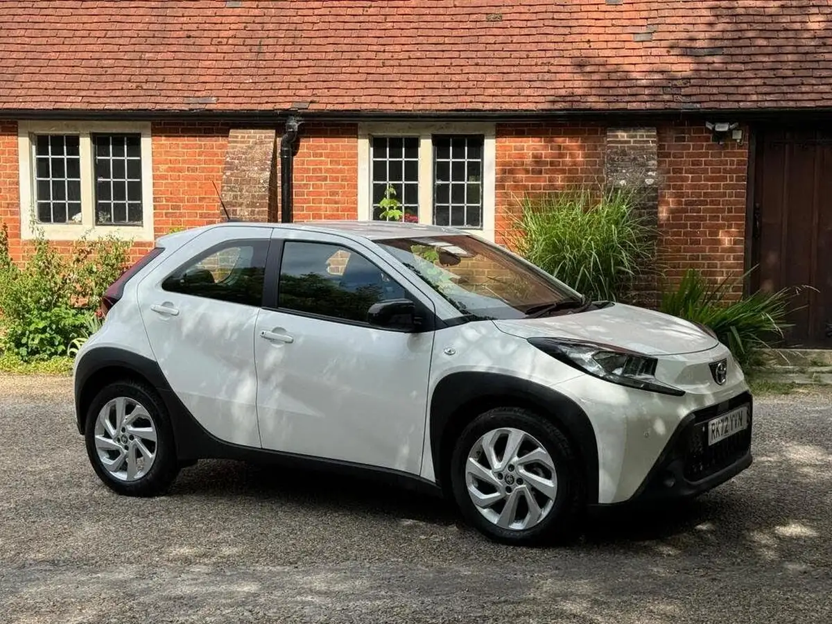 2022-toyota-aygo-x-10-vvt-i-pure-big-0
