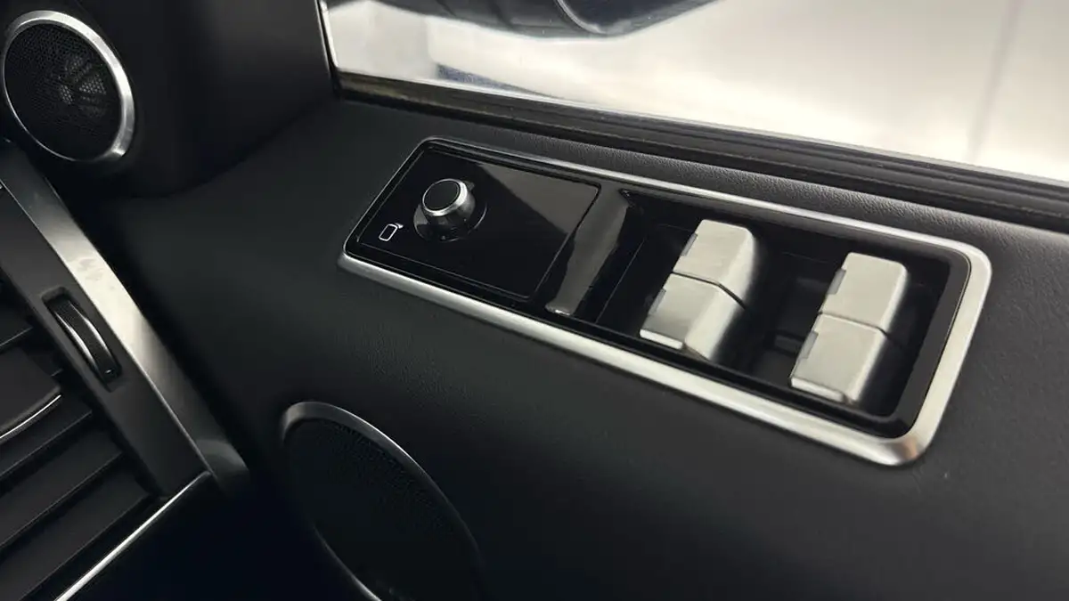 2021-land-rover-range-rover-sport-30-d300-hse-silver-big-25