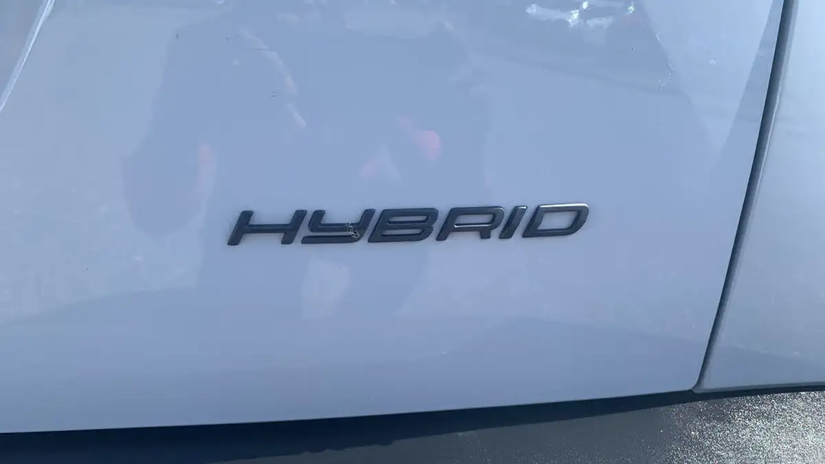 2024-peugeot-2008-suv-12-puretech-gt-136ps-hybrid-e-dsc6-big-53
