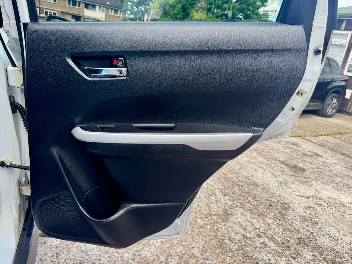 2018-suzuki-vitara-16-sz-t-big-38