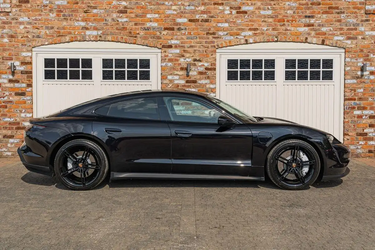 2021-porsche-taycan-e-base-476ps-performance-battery-plus-big-20
