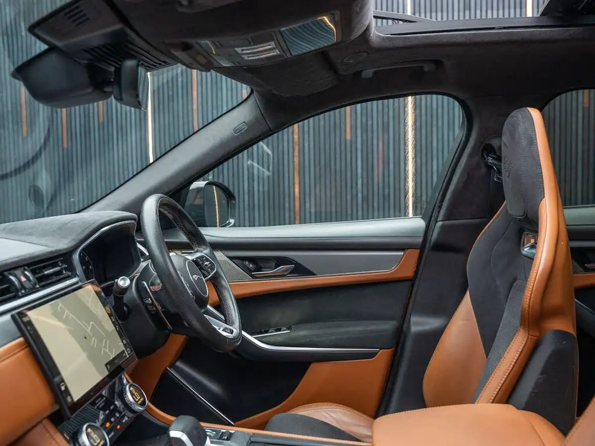 2022-jaguar-f-pace-50-v8-p550-svr-big-46