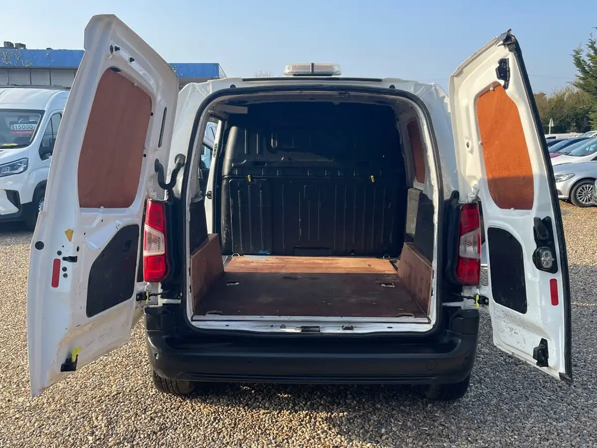 2020-citroen-berlingo-15bluehdi-1000-enterprise-100pseu6dt-e-ss-panel-big-26