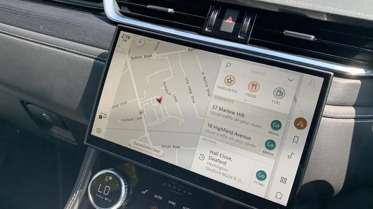 2021-jaguar-f-pace-20-d200-r-dynamic-hse-mhev-big-28