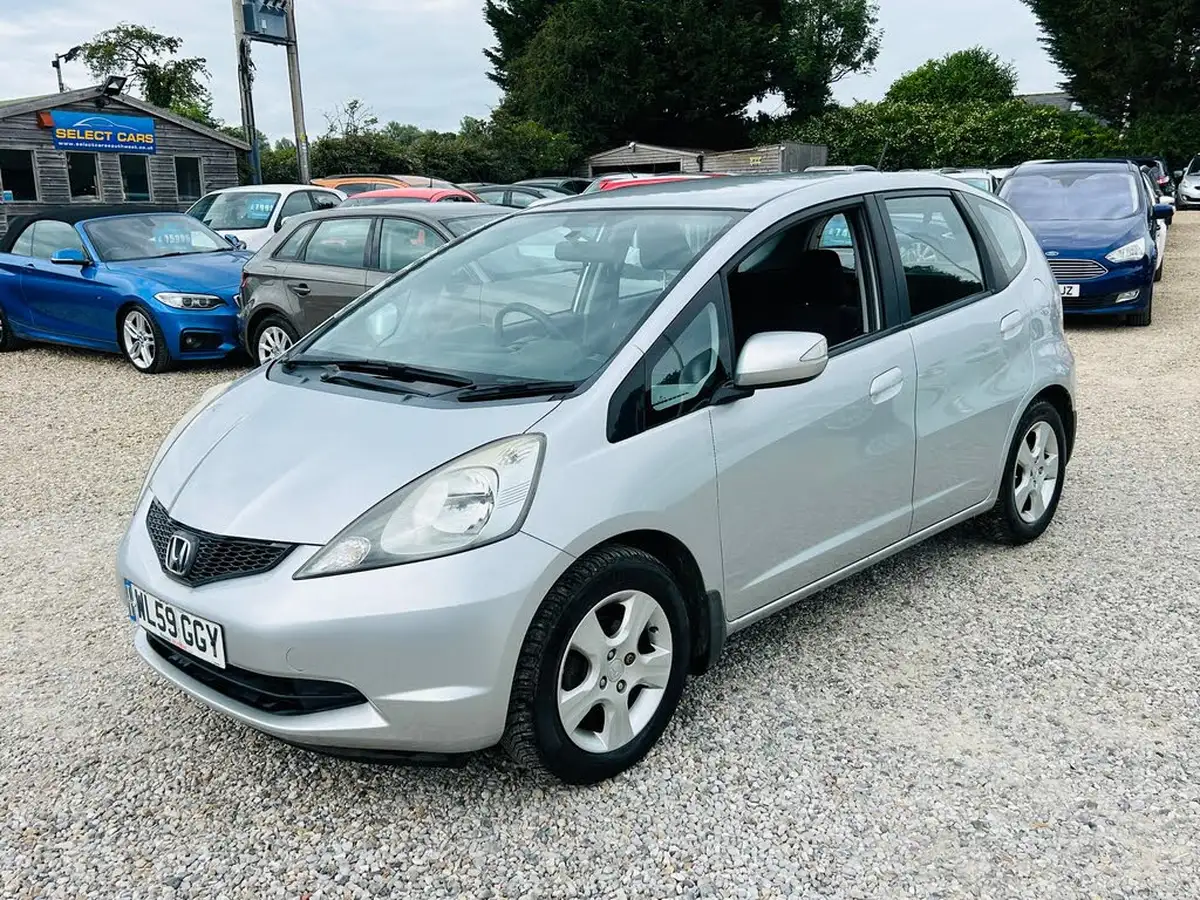 2009-honda-jazz-14-es-t-big-4