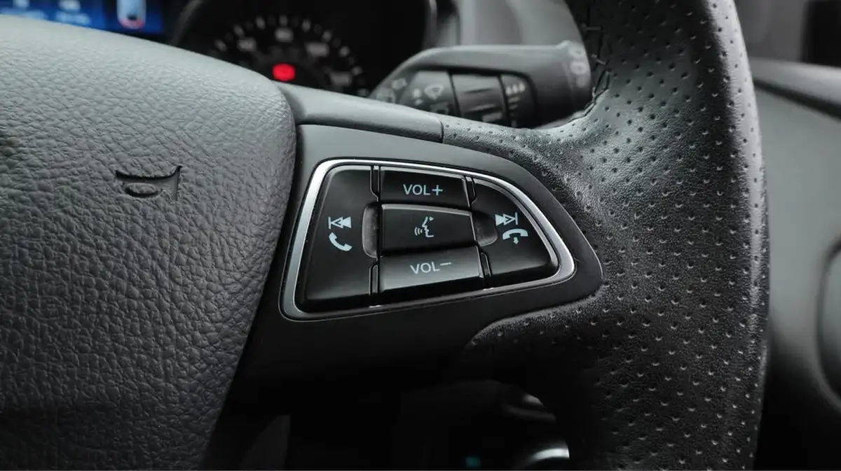2018-ford-focus-10t-st-line-140ps-hatchback-big-25