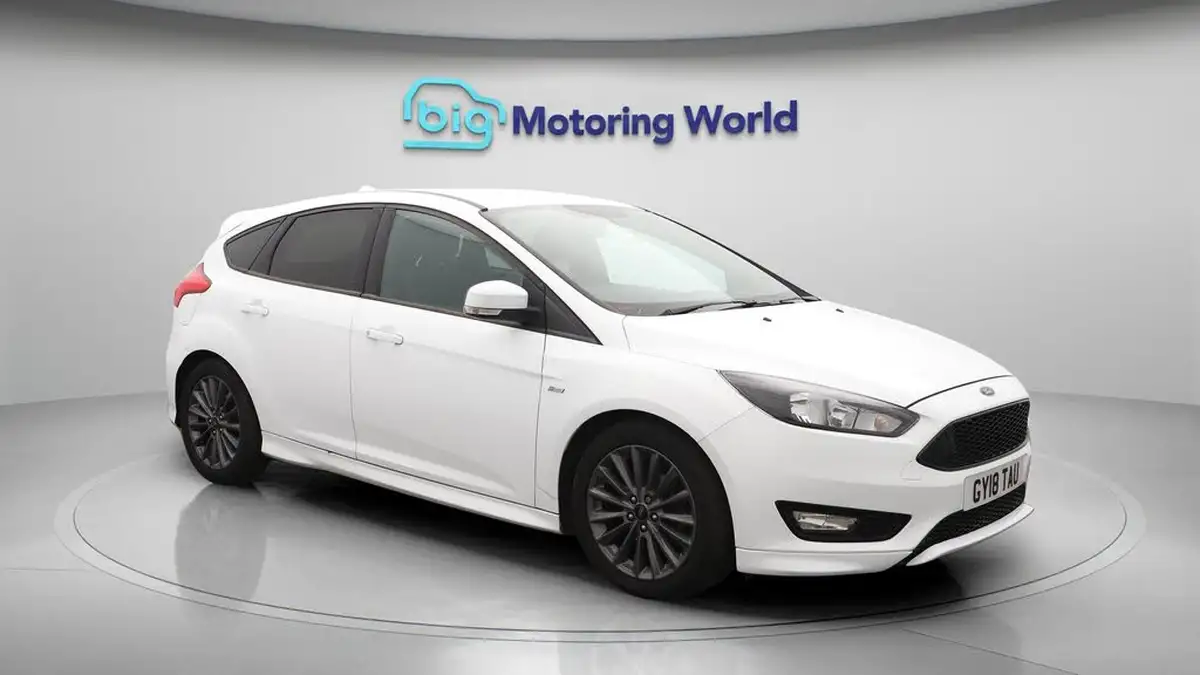 2018-ford-focus-10t-st-line-140ps-hatchback-big-1