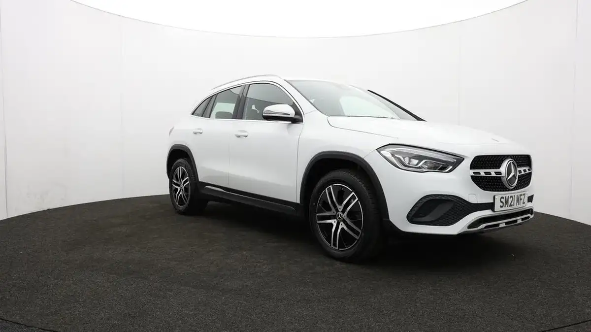 2021-mercedes-benz-gla-class-20d-gla-200d-sport-big-43