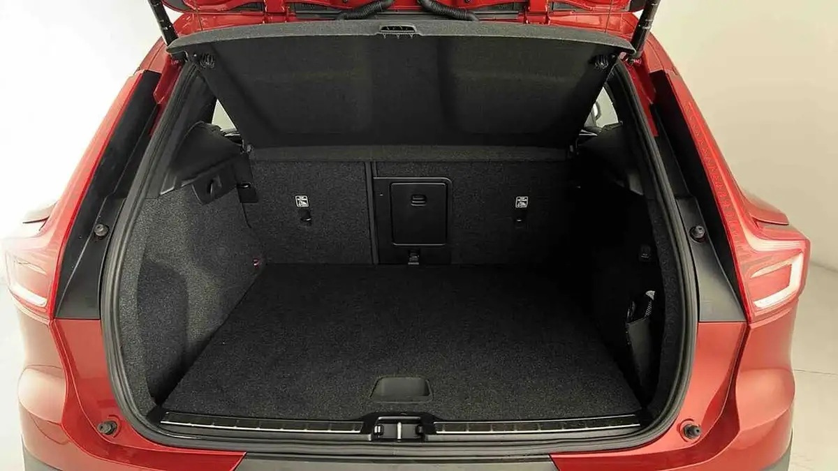 2021-volvo-xc40-15-t3-inscription-161bhp-auto-big-12