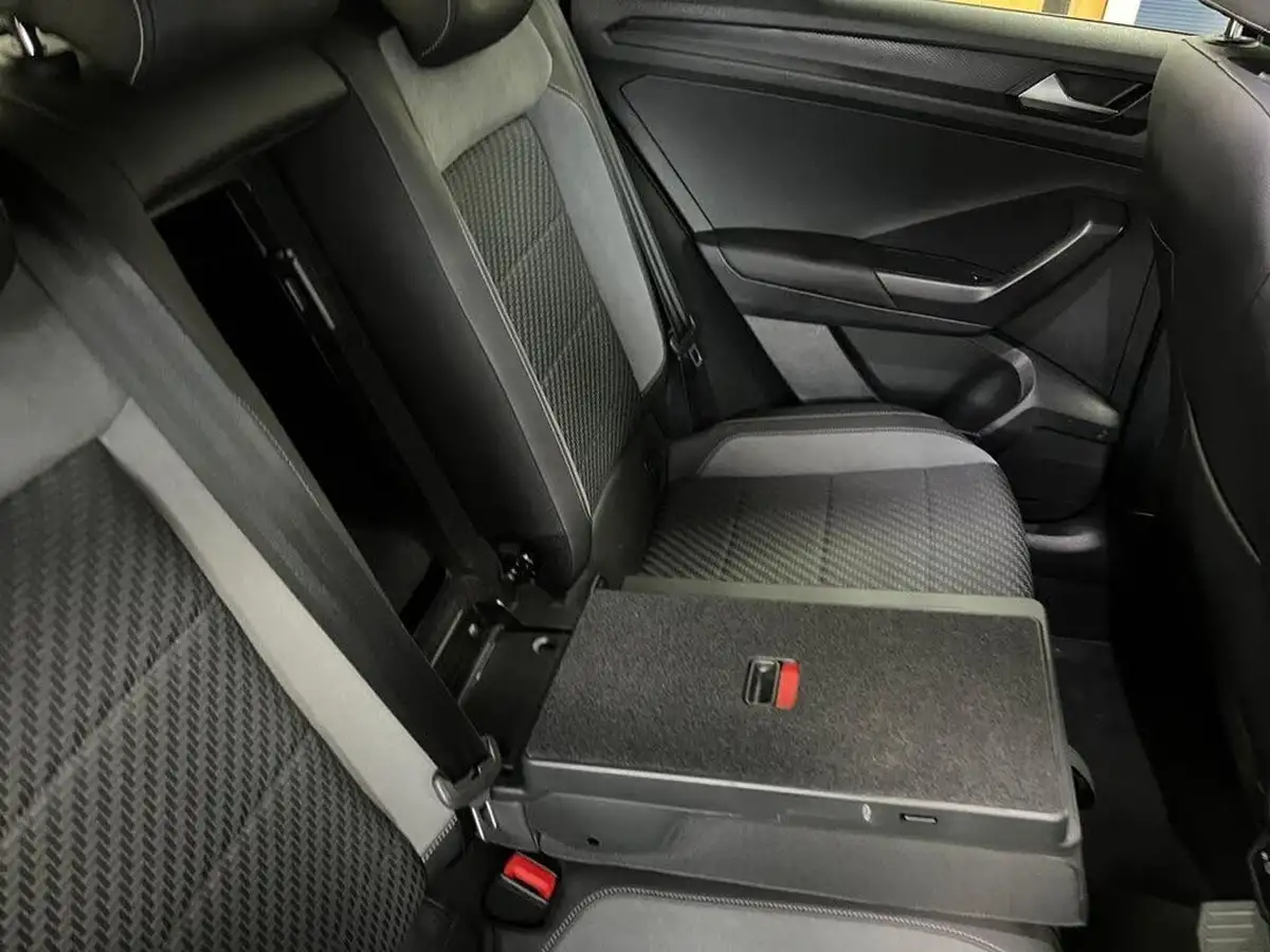 2020-volkswagen-t-roc-15-tsi-r-line-hatchback-5d-dsg-big-39