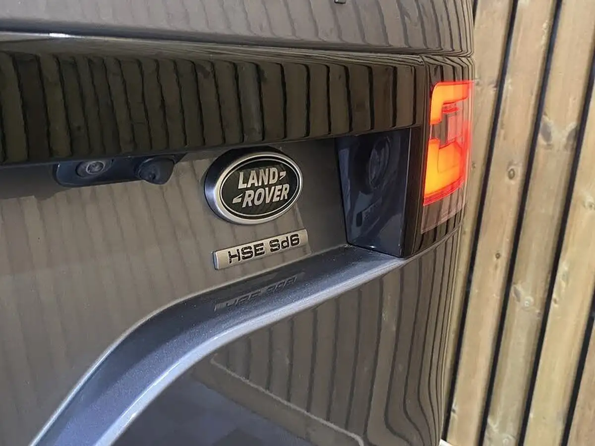 2020-land-rover-discovery-30-sd6-hse-big-21