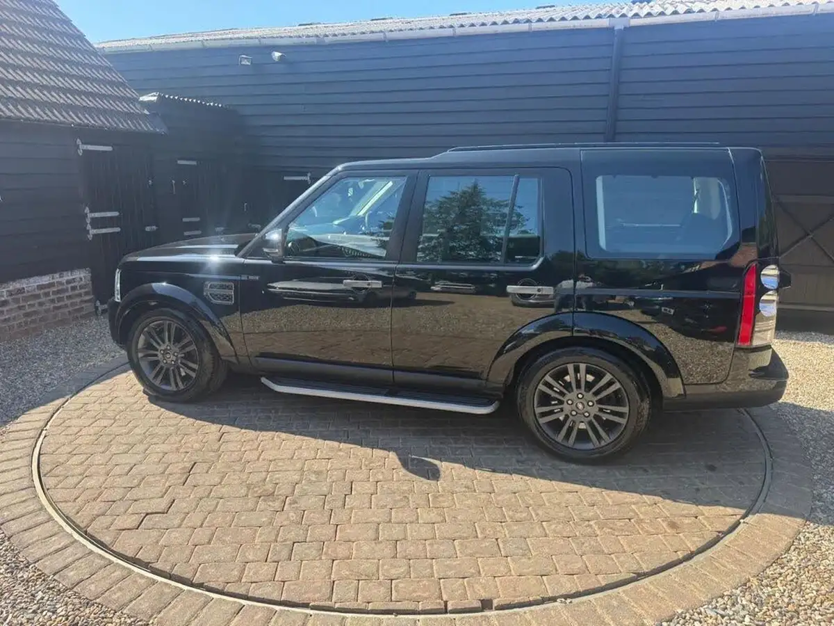2016-land-rover-discovery-4-30-sd-v6-graphite-big-28