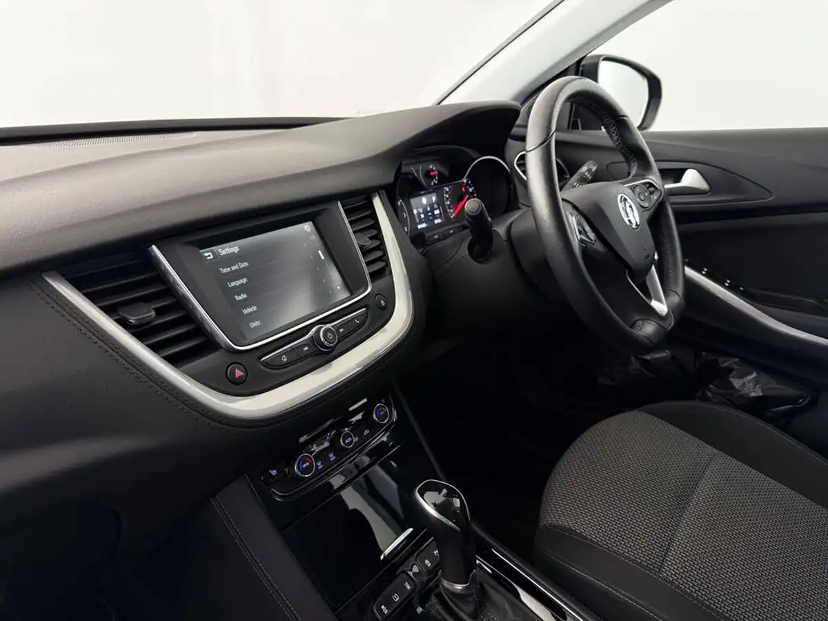 2020-vauxhall-grandland-x-12-se-premium-auto-big-15