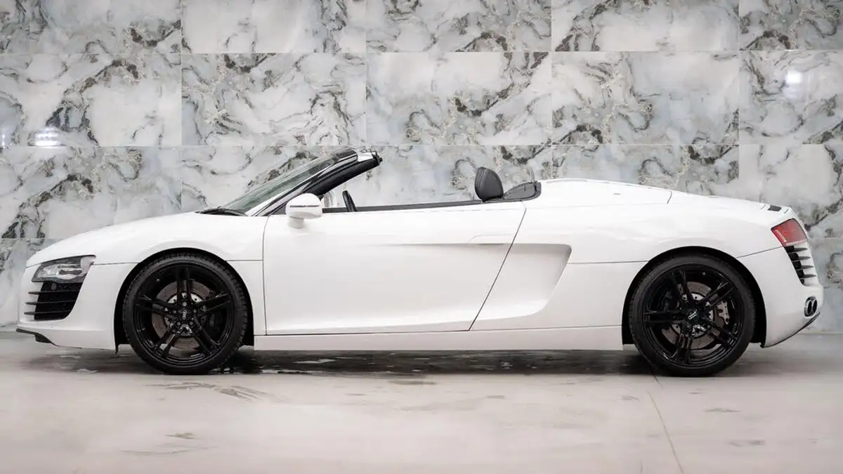 2012-audi-r8-42-quattro-spyder-convertible-big-7