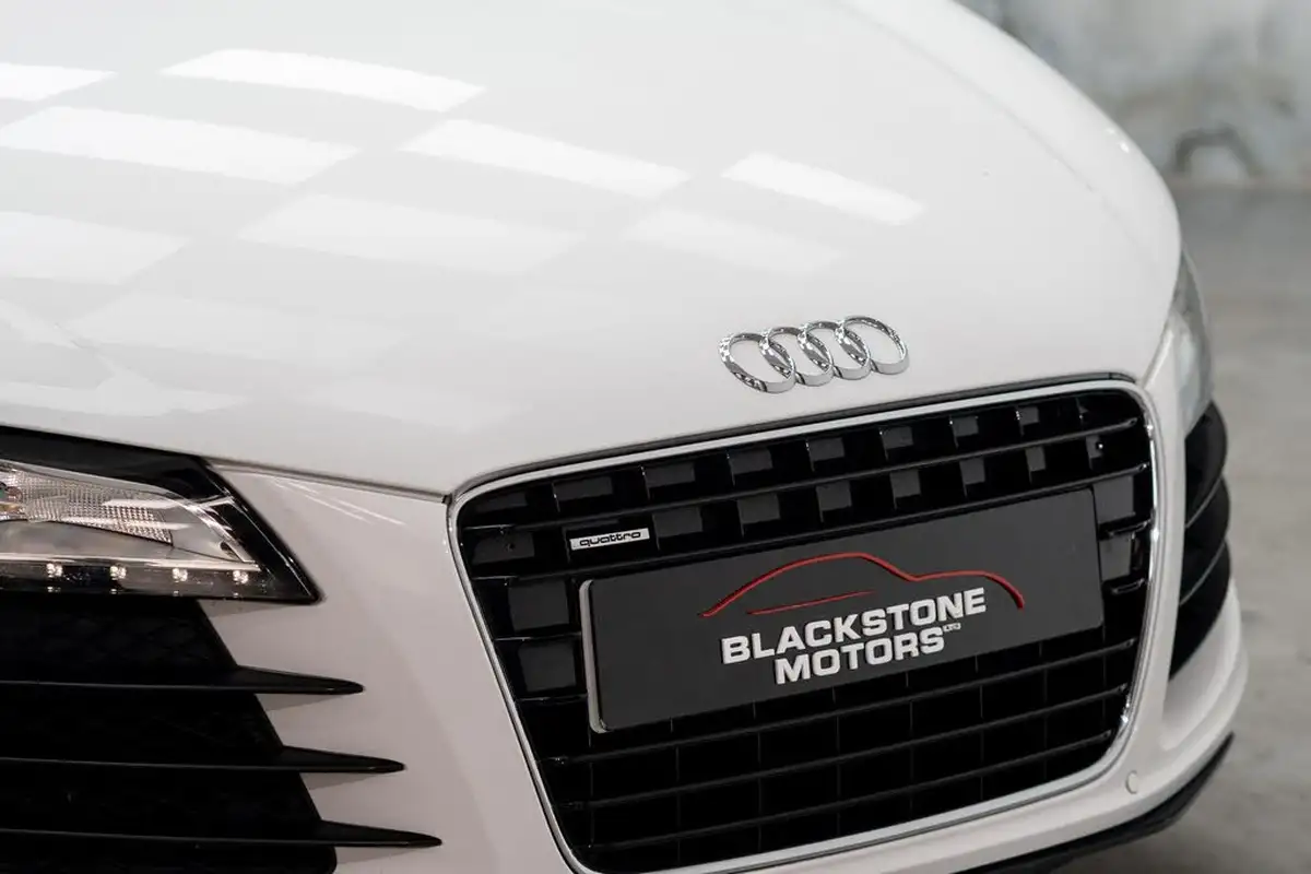 2012-audi-r8-42-quattro-spyder-convertible-big-31