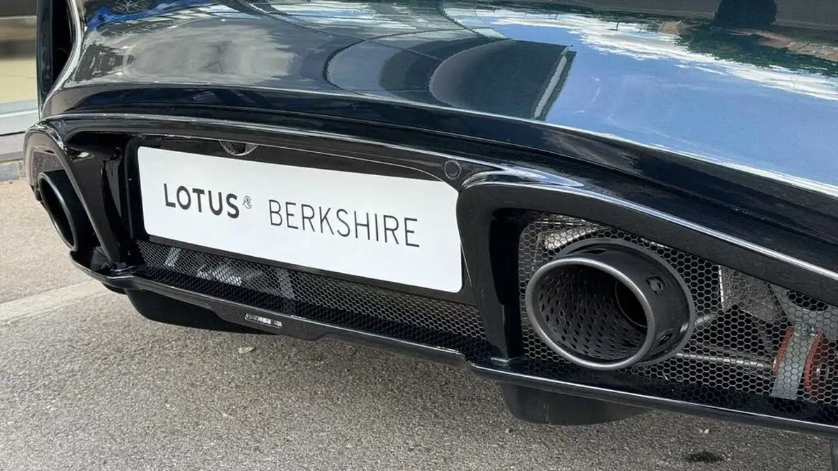 2023-lotus-emira-35-first-edition-v6-big-18
