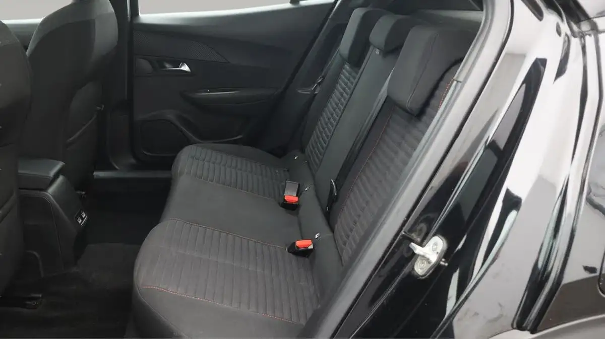 2021-peugeot-2008-suv-e-active-premium-big-16