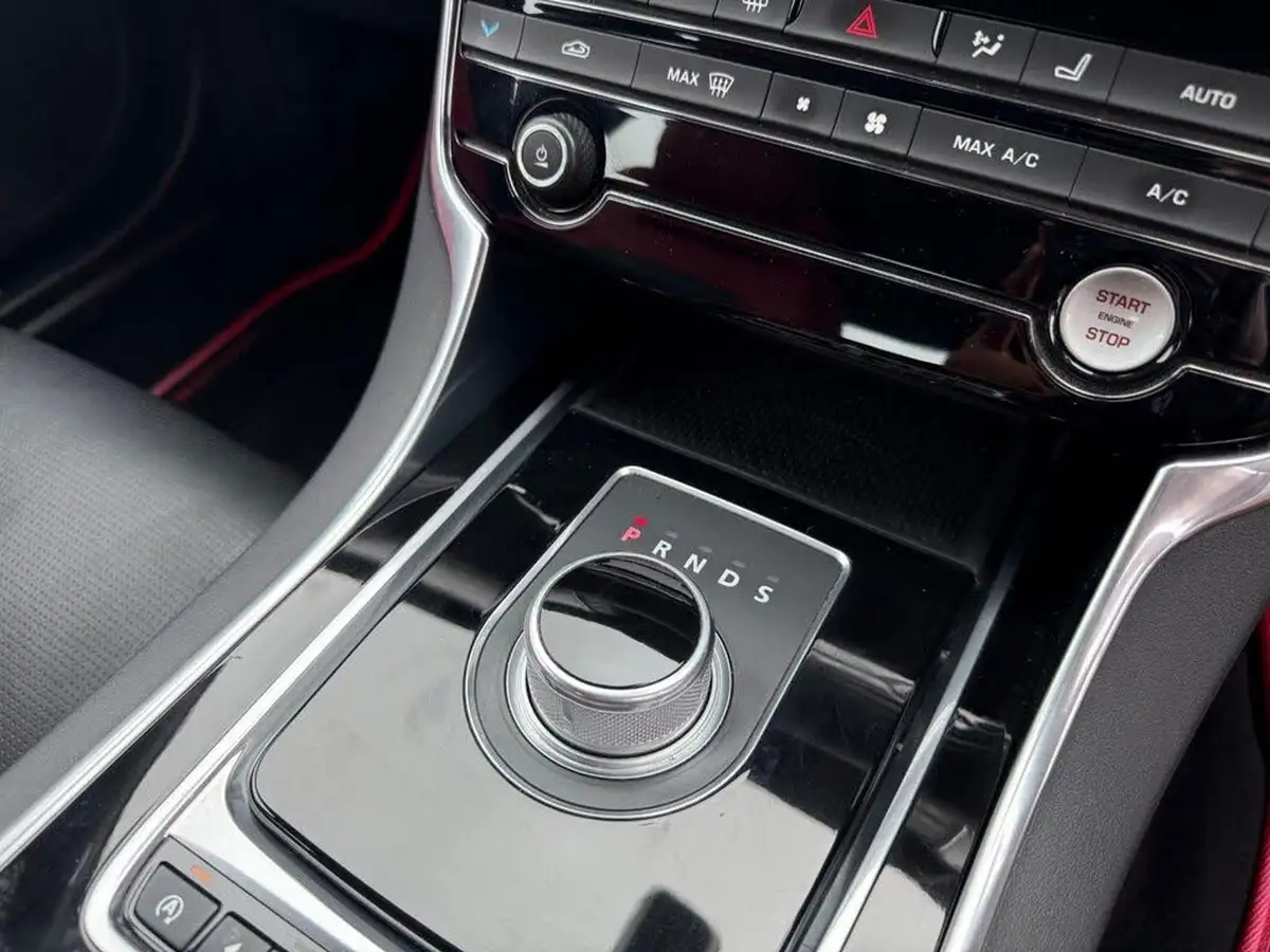 2016-jaguar-xf-30td-s-big-30