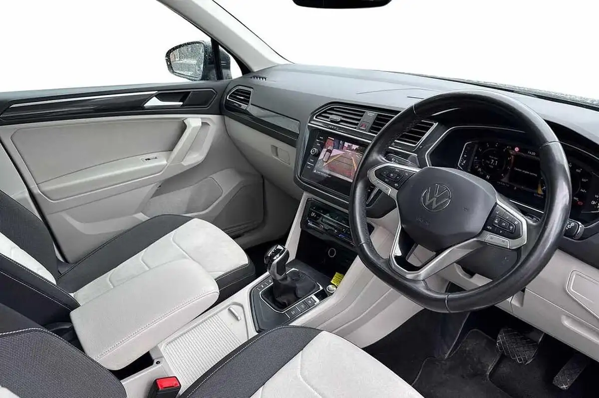 2022-volkswagen-tiguan-15-tsi-elegance-big-5