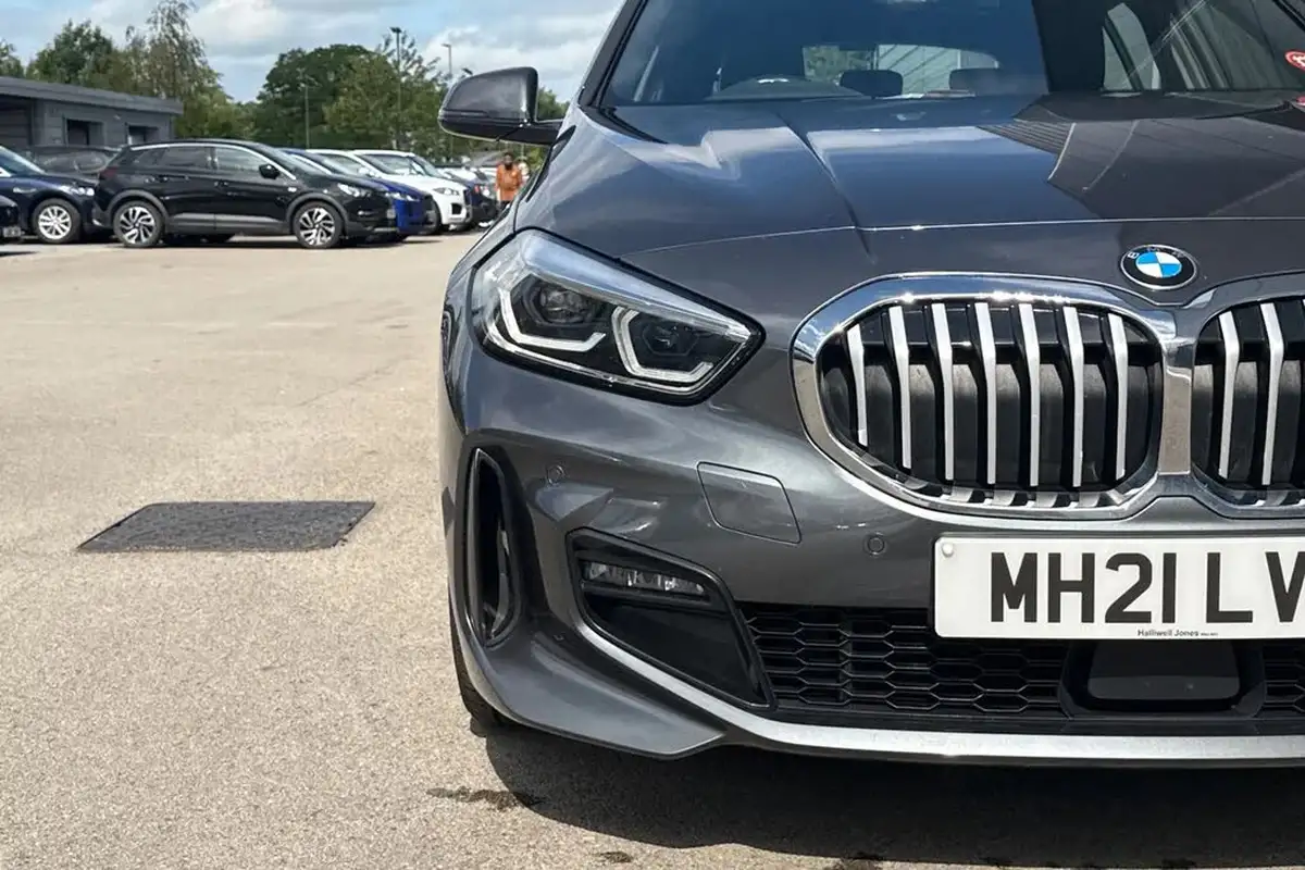 2021-bmw-1-series-15-118i-m-sport-lcp-big-24