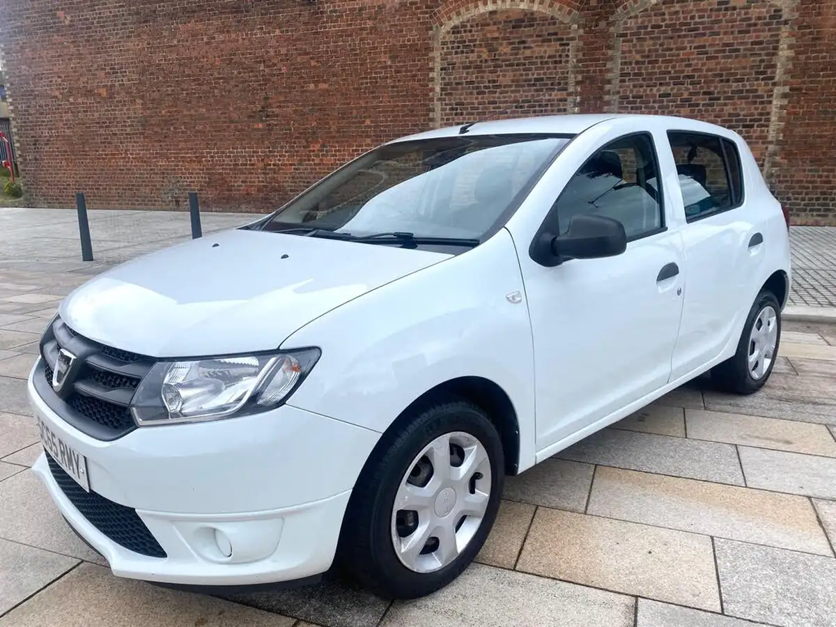 2015-dacia-sandero-12-ambiance-big-2
