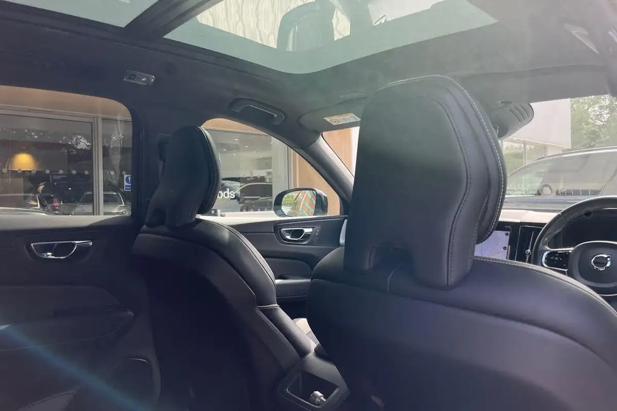 2021-volvo-xc60-20-t6-r-design-340bhp-big-22