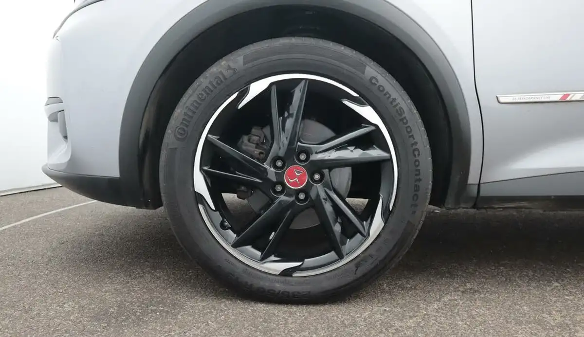 2019-ds-ds-7-crossback-20bluehdi-performance-line-big-18