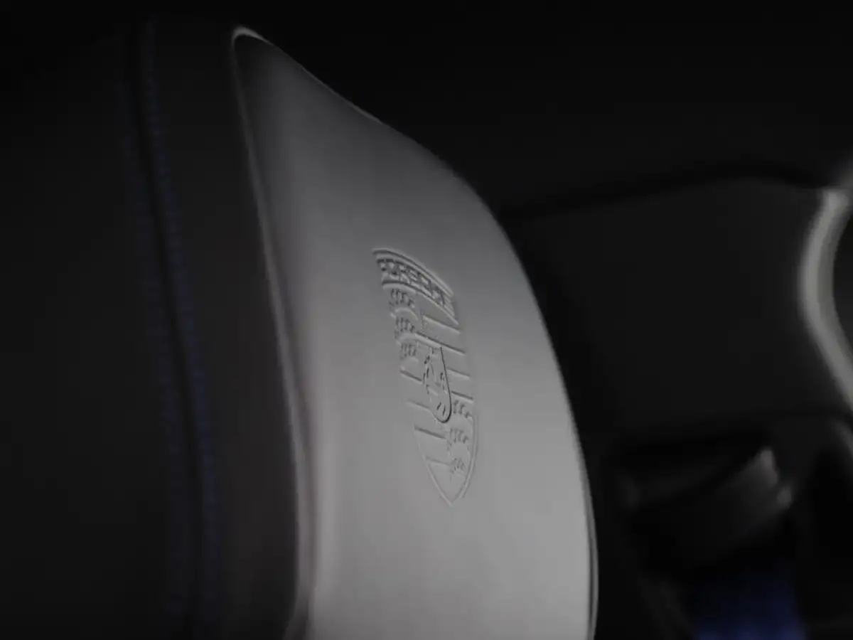2025-porsche-macan-20-big-13