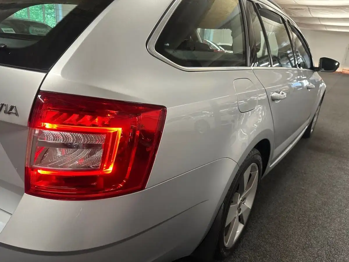 2020-skoda-octavia-16tdi-se-technology-estate-big-21