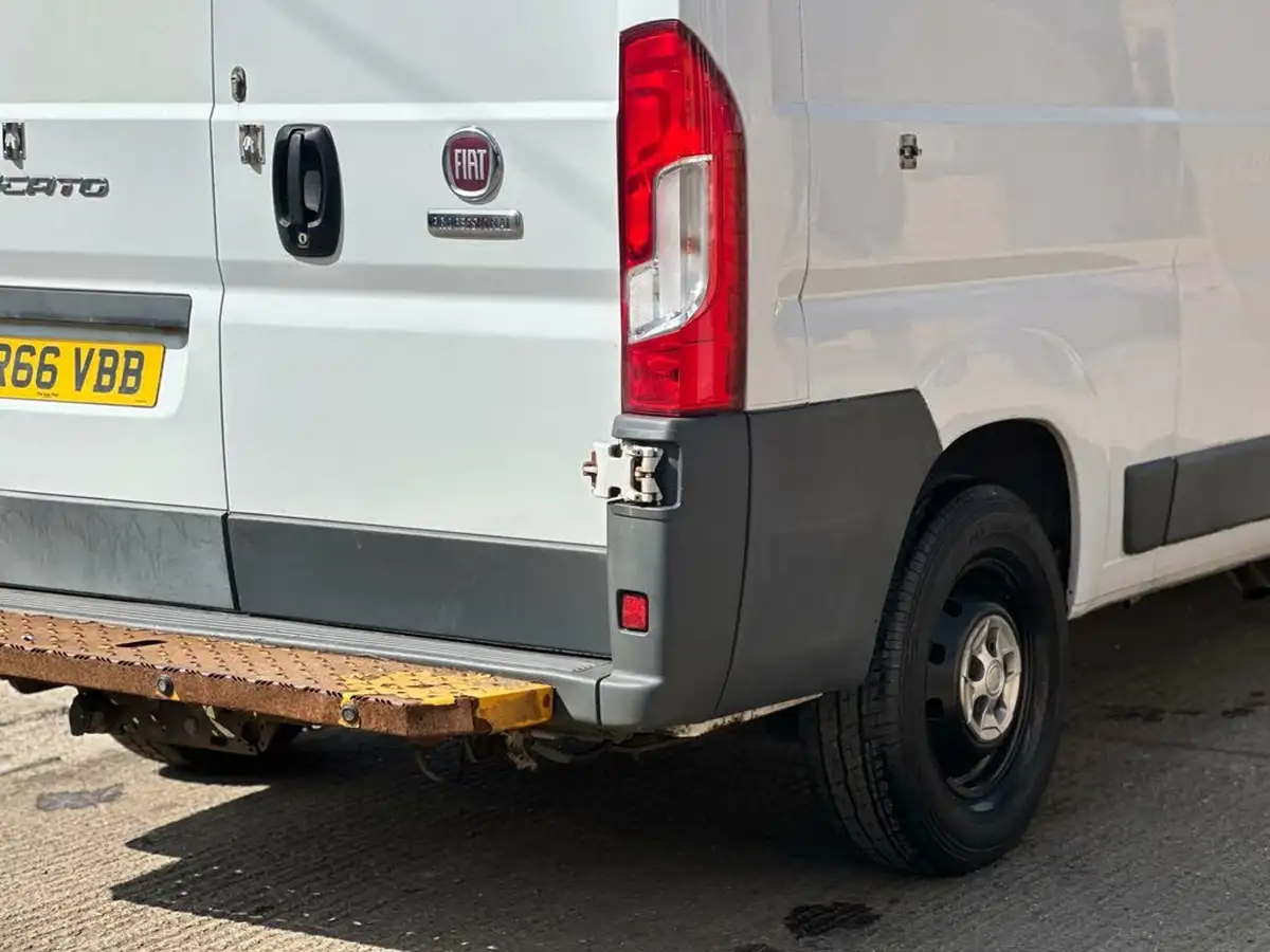 2016-fiat-ducato-20td-35-lh2-panel-big-26