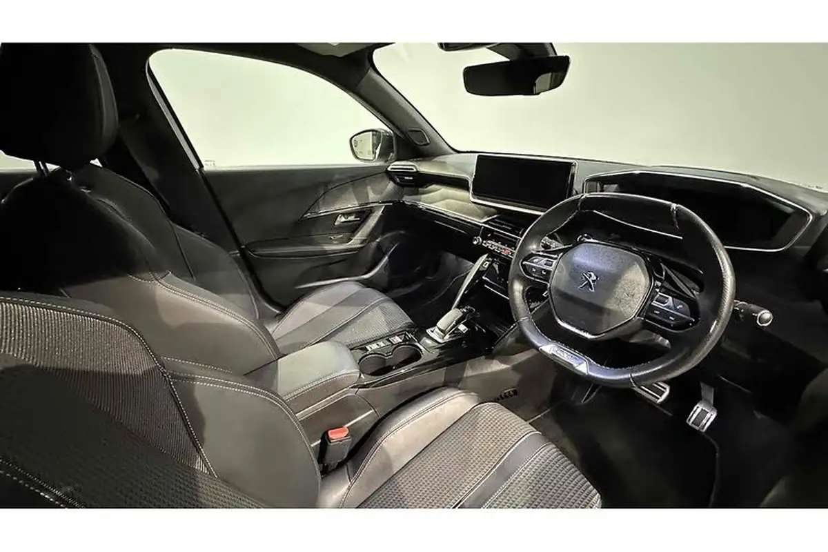 2021-peugeot-2008-suv-e-gt-big-29