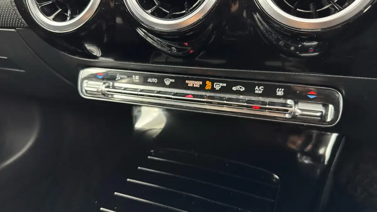 2020-mercedes-benz-a-class-13-a250e-amg-line-saloon-4d-big-18